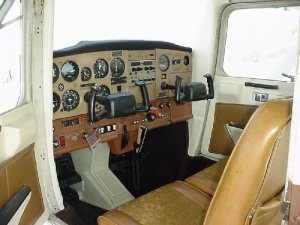 Cessna 152 interior